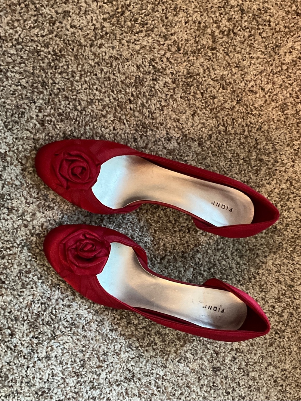 FIONI Clothing Red Rose Appliqué Round-Toe Heels